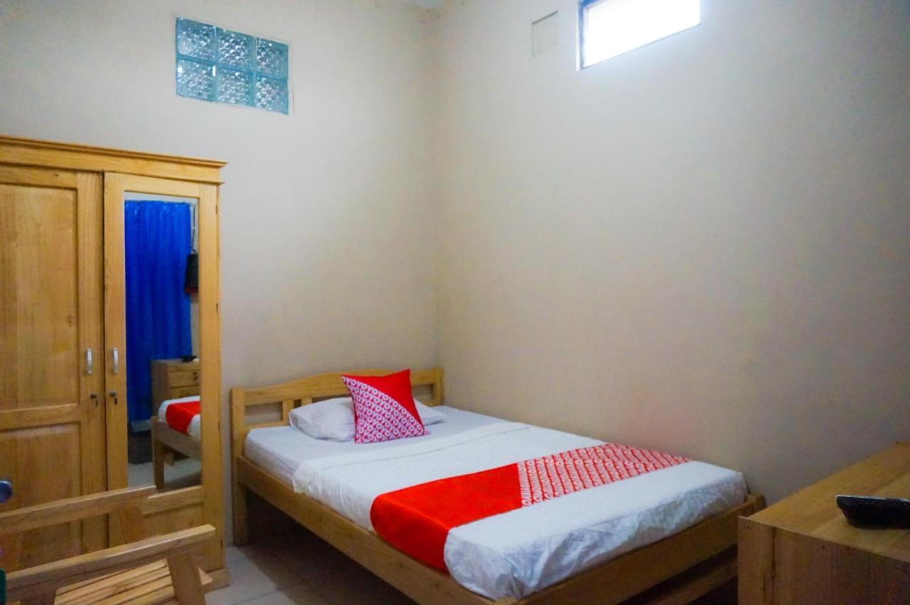 Oyo 2954 Aulia Homestay Banjarbaru Exterior foto